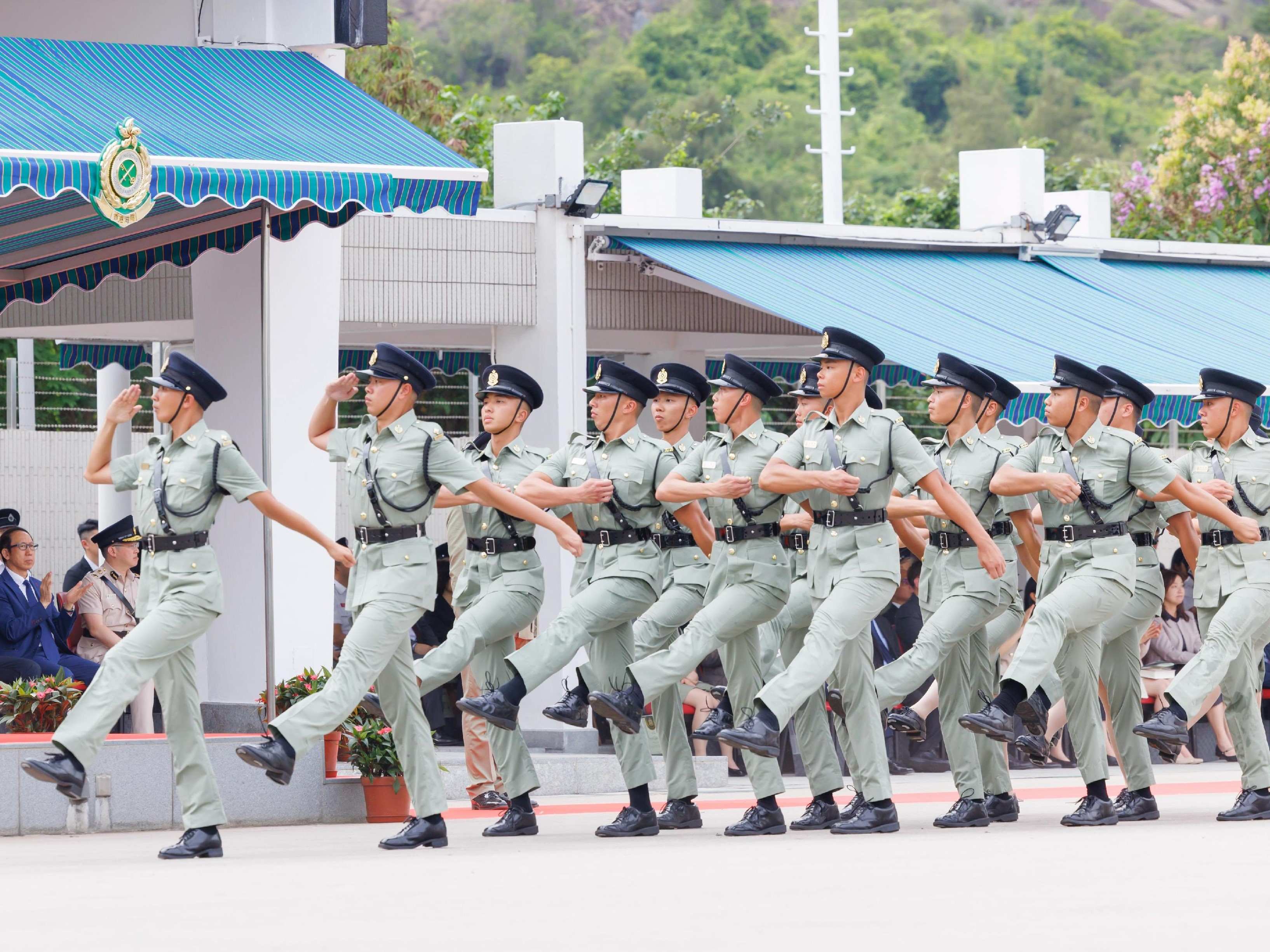 應用教育文憑 DAE - 港專學員於香港海關關員結業會操中順利結業