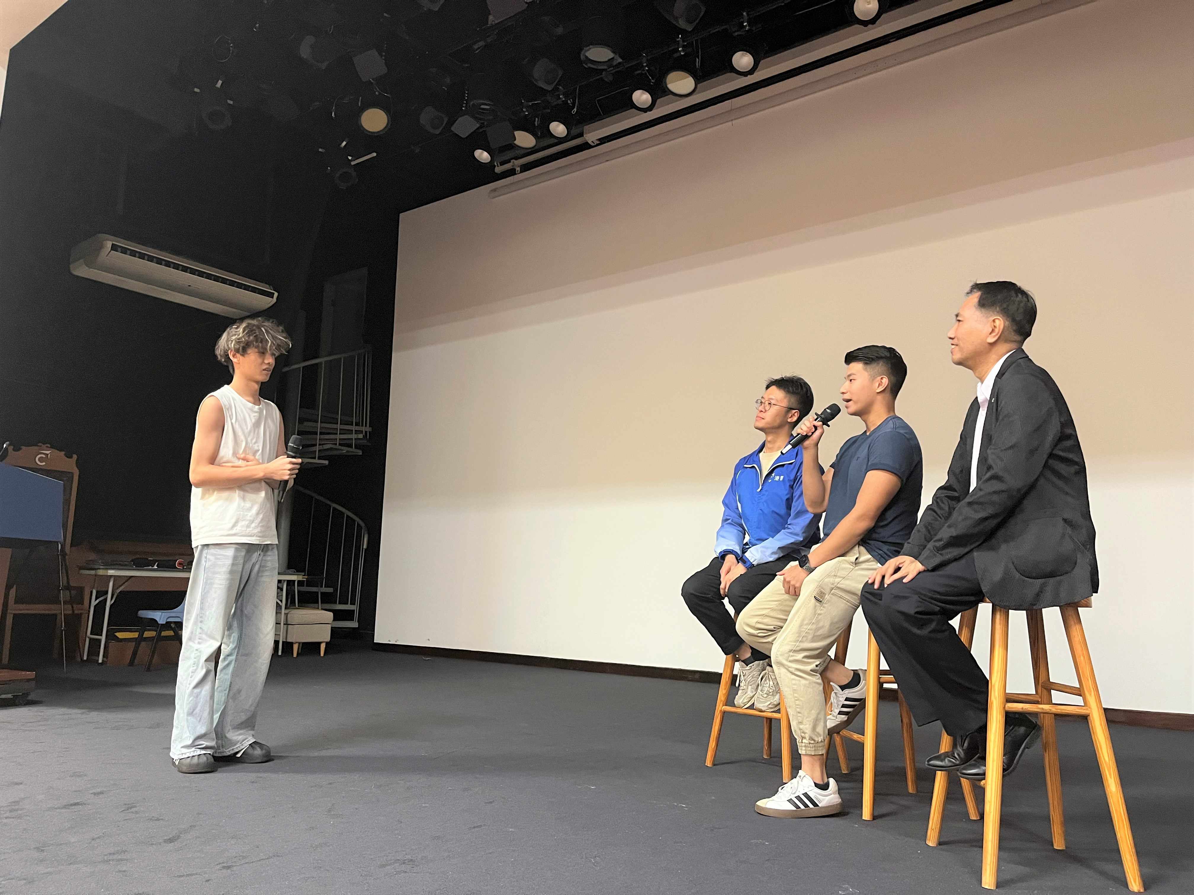 「警隊學長計劃」招募講座 港專畢業生為同學分享投考要訣