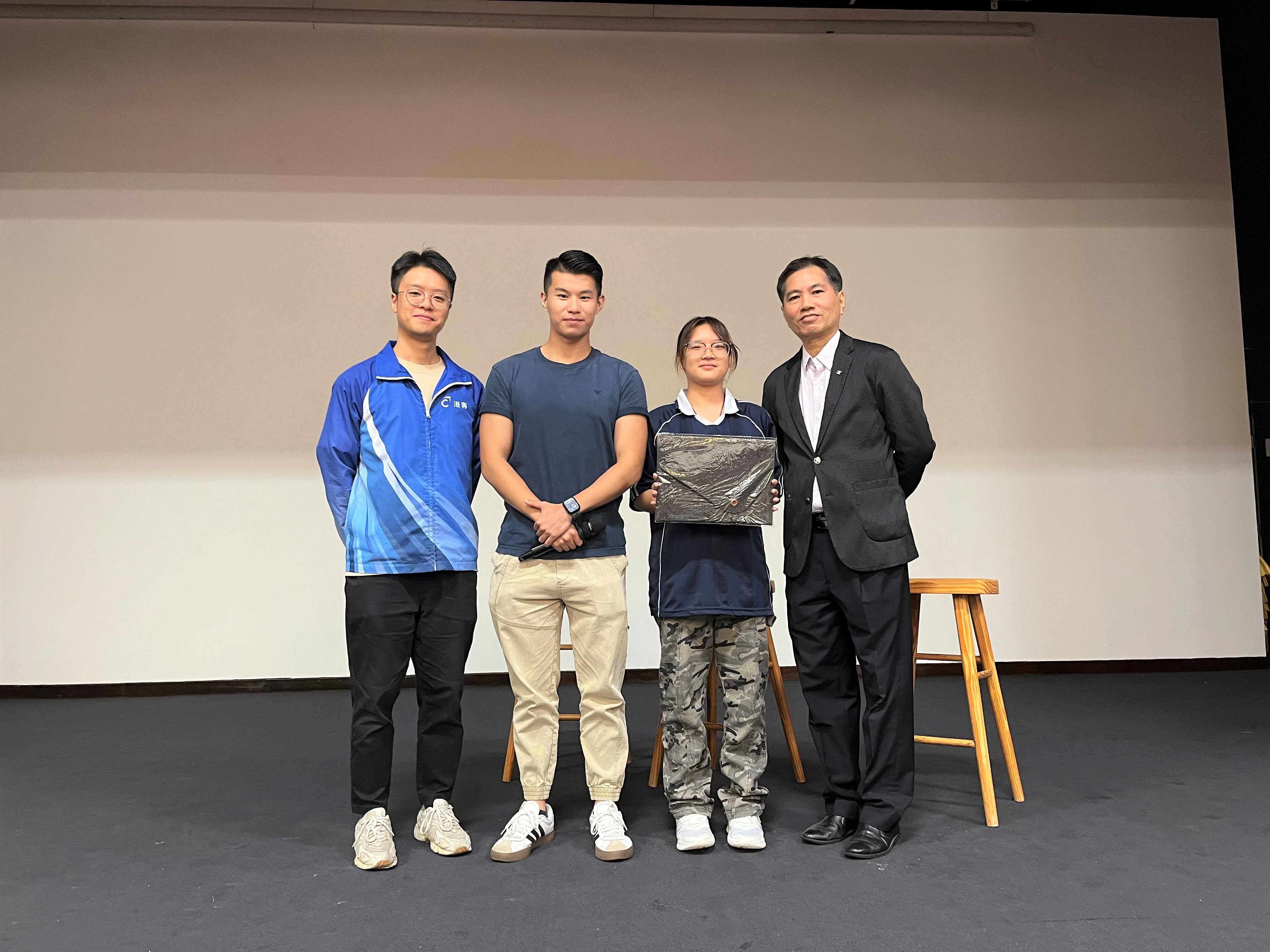 「警隊學長計劃」招募講座 港專畢業生為同學分享投考要訣