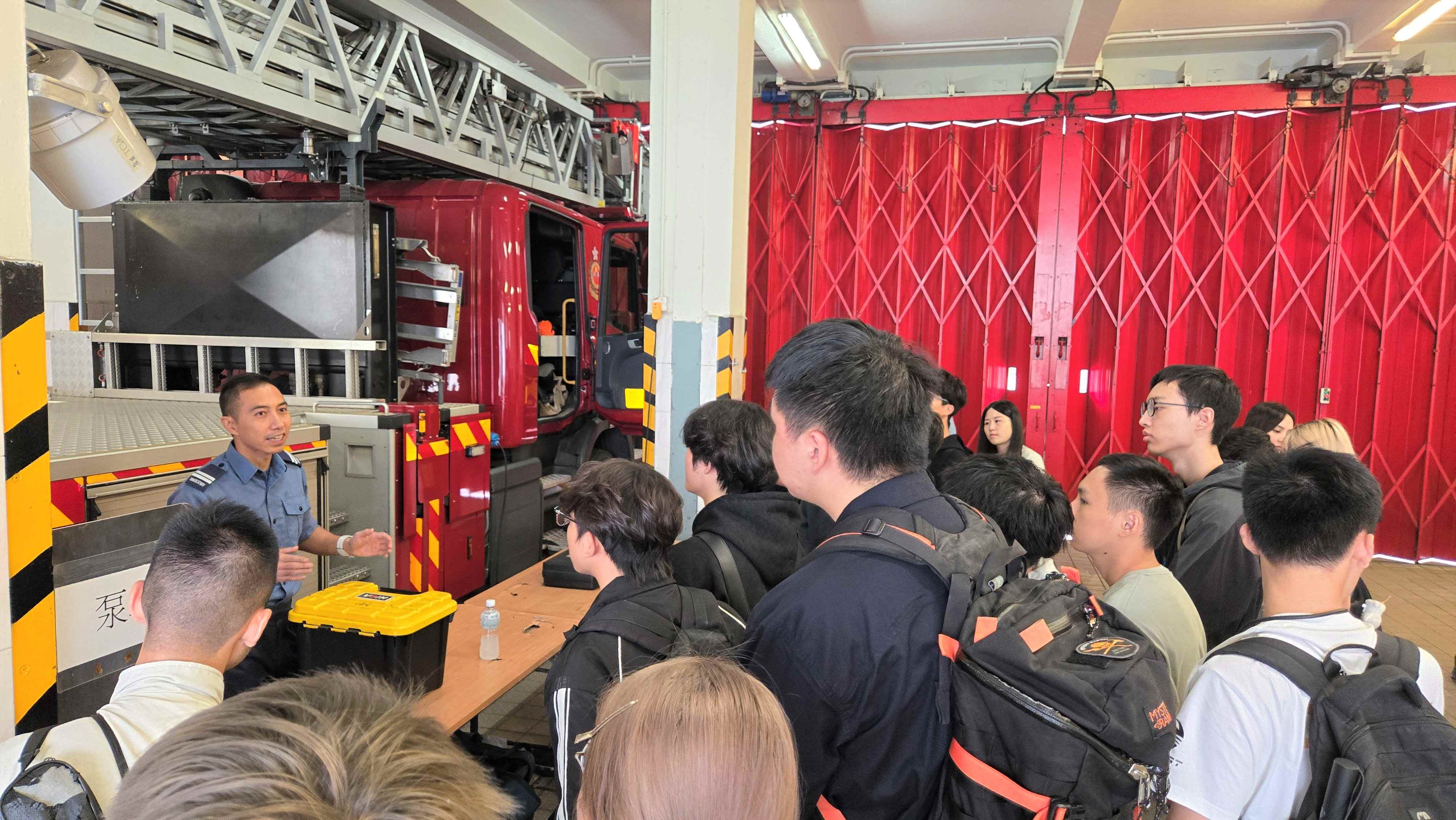 應用教育文憑 DAE - 參觀旺角消防局 一日消防員體驗