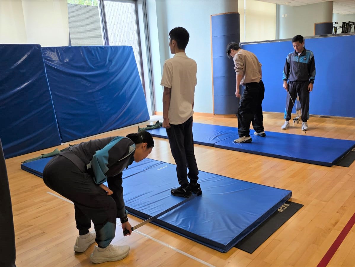 參觀「入境事務學院」 模擬投考體能測試 參觀「入境事務學院」 模擬投考體能測試