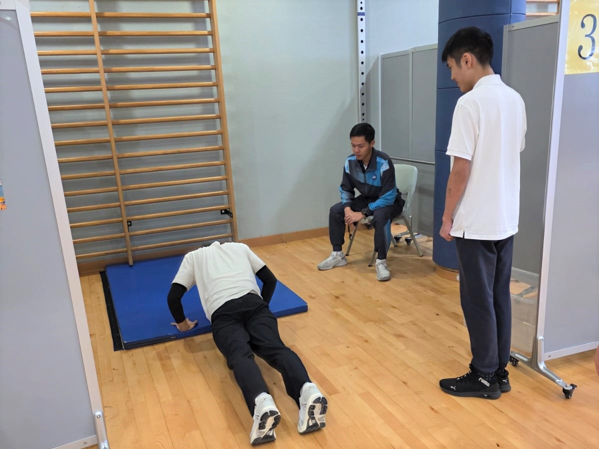 參觀「入境事務學院」 模擬投考體能測試 參觀「入境事務學院」 模擬投考體能測試