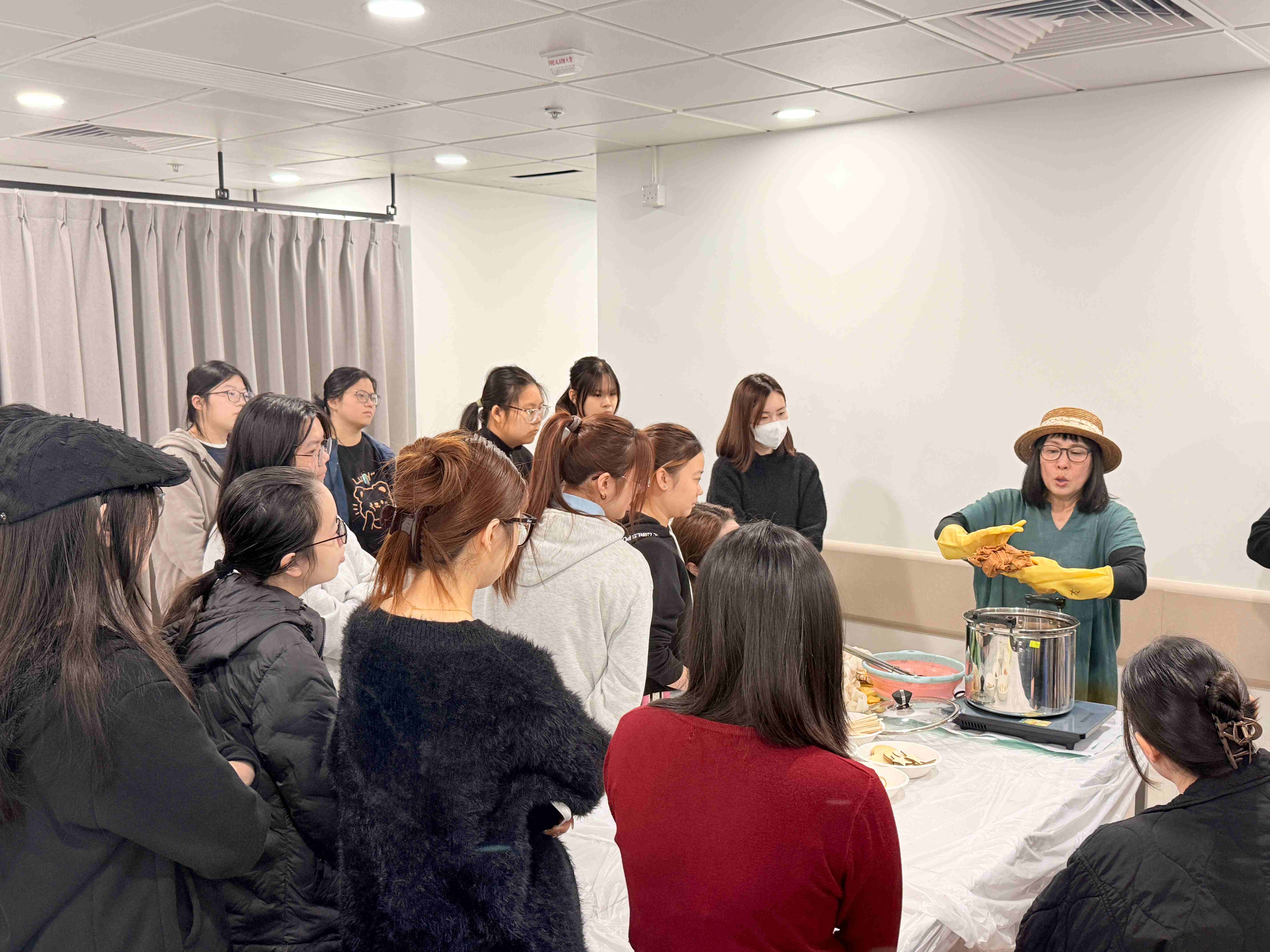 應用教育文憑 DAE - Chill值手作創意:天然植物染布工作坊 應用教育文憑 DAE - Chill值手作創意:天然植物染布工作坊