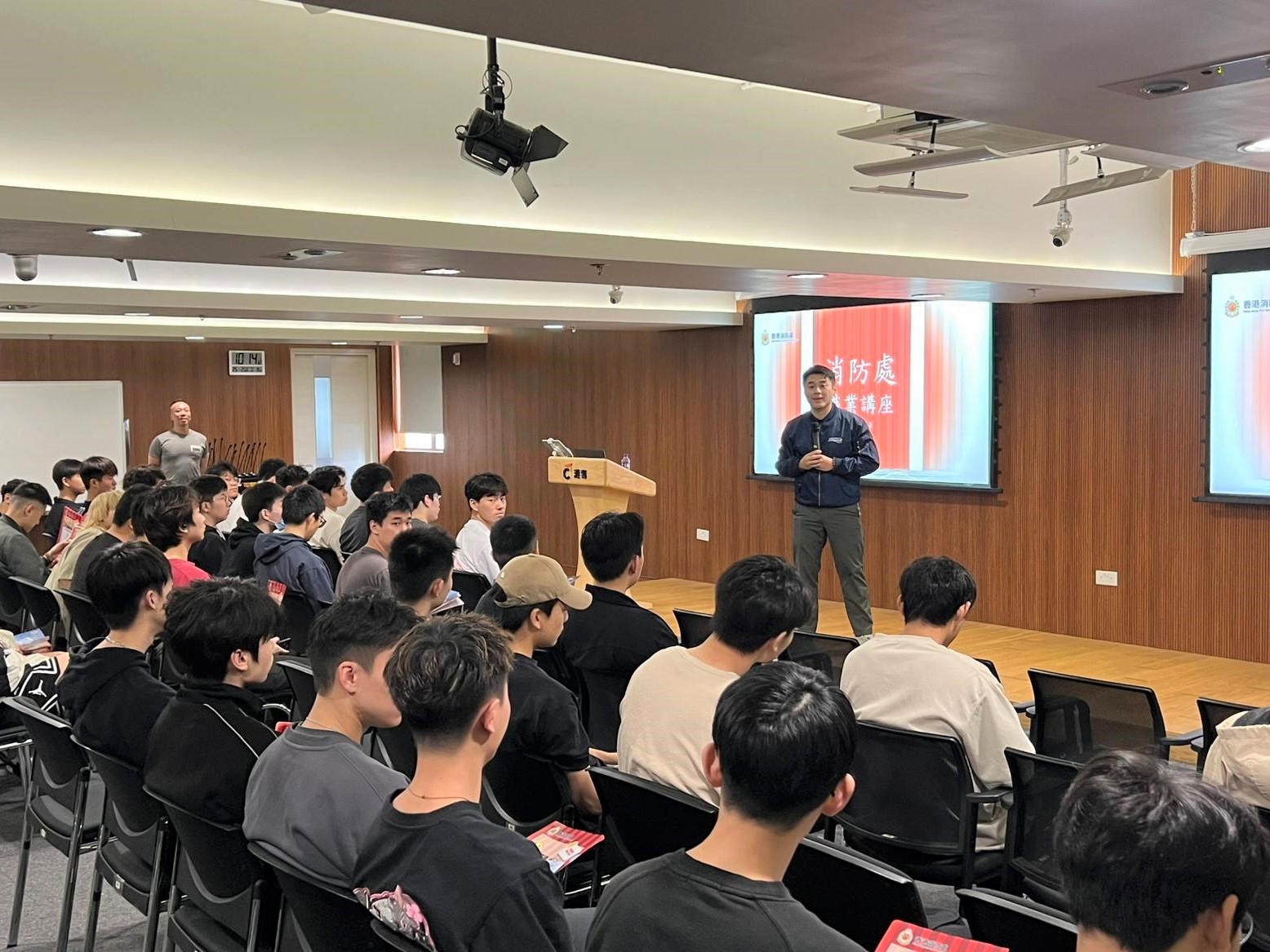 應用教育文憑 DAE - 消防處「模擬體能投考示範及招募講座」 應用教育文憑 DAE - 消防處「模擬體能投考示範及招募講座」