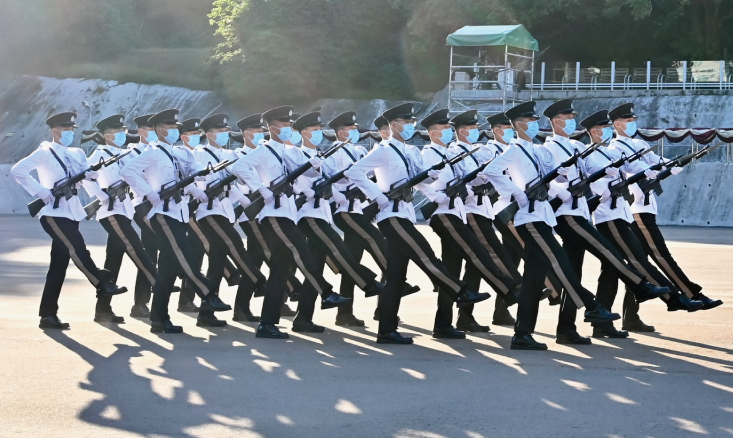 畢業生獲頒學警「銀雞頭」港專應用教育文憑（DAE）助警隊培育生力軍