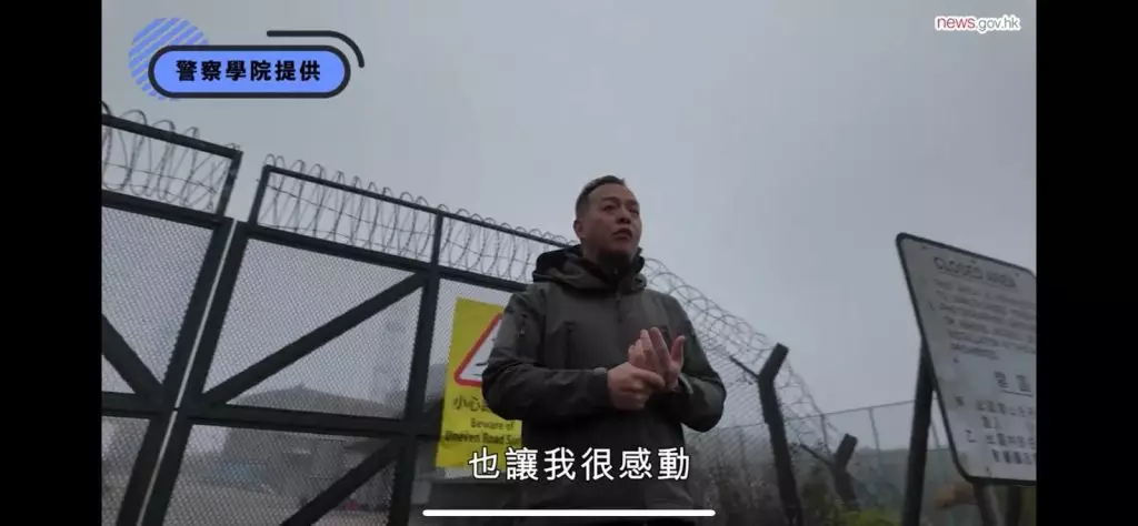 風雨中與學警預備訓練課程學員同登大帽山 周一鳴寄語: 即使灰暗最終也會見光明 風雨中與學警預備訓練課程學員同登大帽山 周一鳴寄語: 即使灰暗最終也會見光明