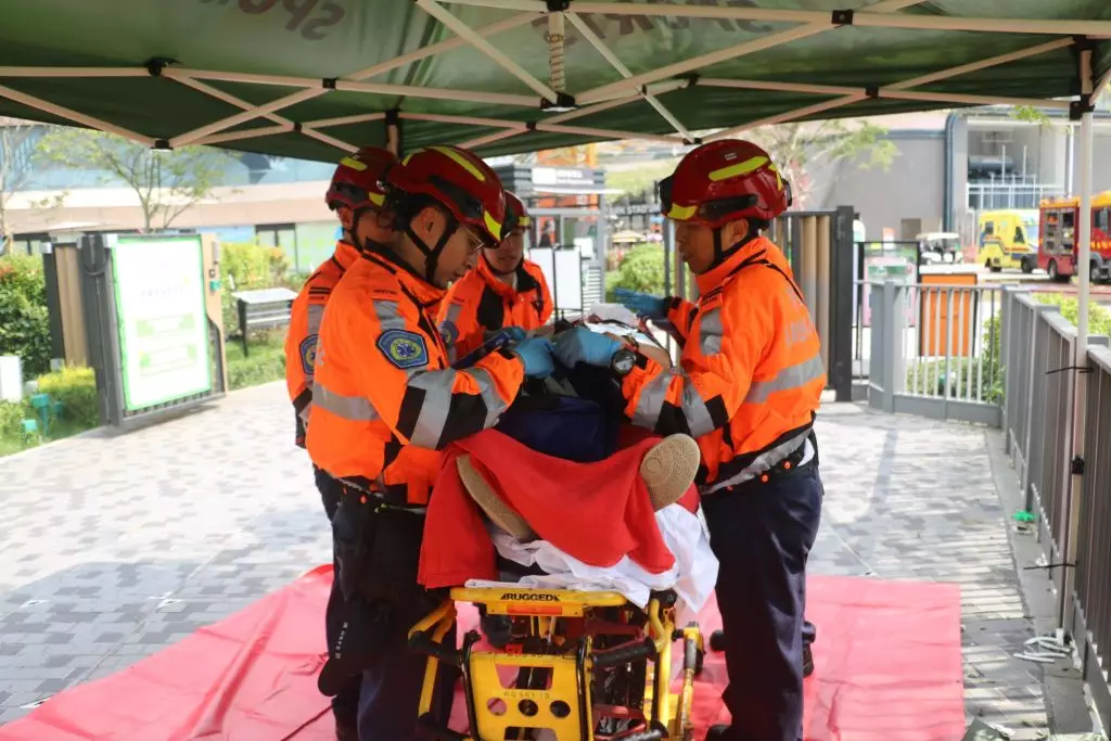 	港專學生參與警隊消防聯合演習模擬大型球賽突發事件 親身體驗跨部門應變協作	
