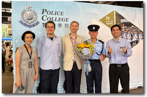 港專畢業生獲頒學警「銀雞頭」